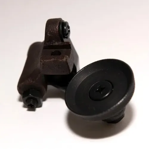 Prensatelas con rueda grande para peletería