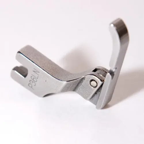 Prensatelas estrecho para cremalleras, basculante derecha