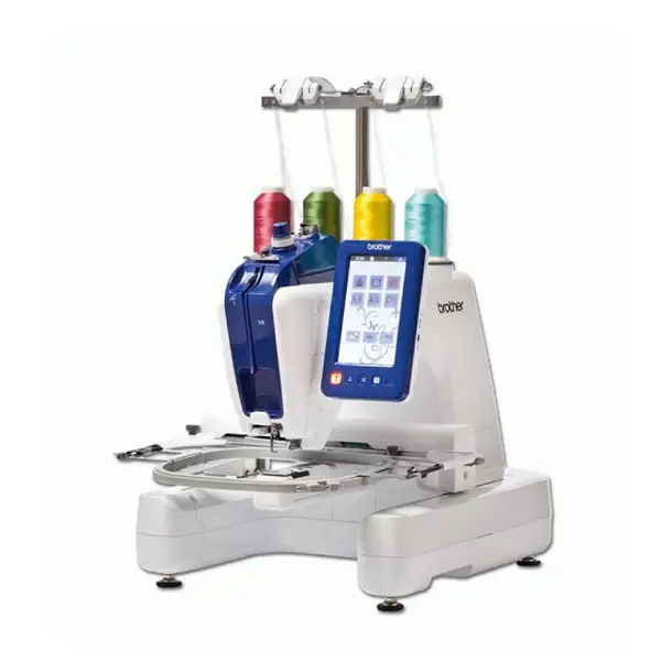 La máquina de bordar Brother VR está especialmente diseñada para iniciales de camisería, textos monocolores y pequeños detalles.