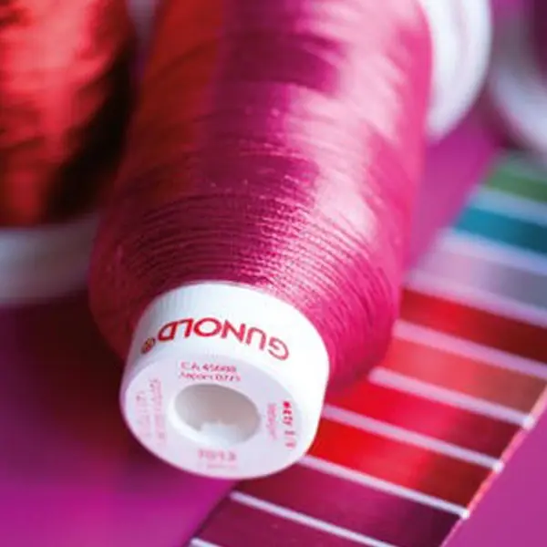 Conos de hilos metálico METY para bordar de Gunold