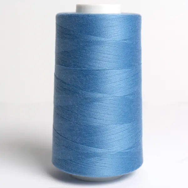 Cono de hilo de coser decoración 20/3 de poliéster 5.000 metros. Color 32